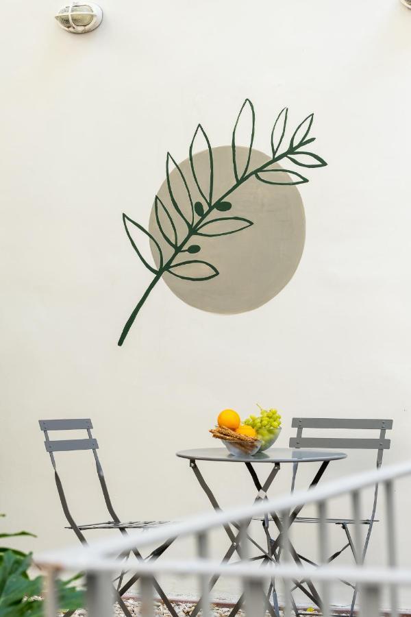 Central5 Boutique Apartments With Common Garden Next To Metro Athens Ngoại thất bức ảnh